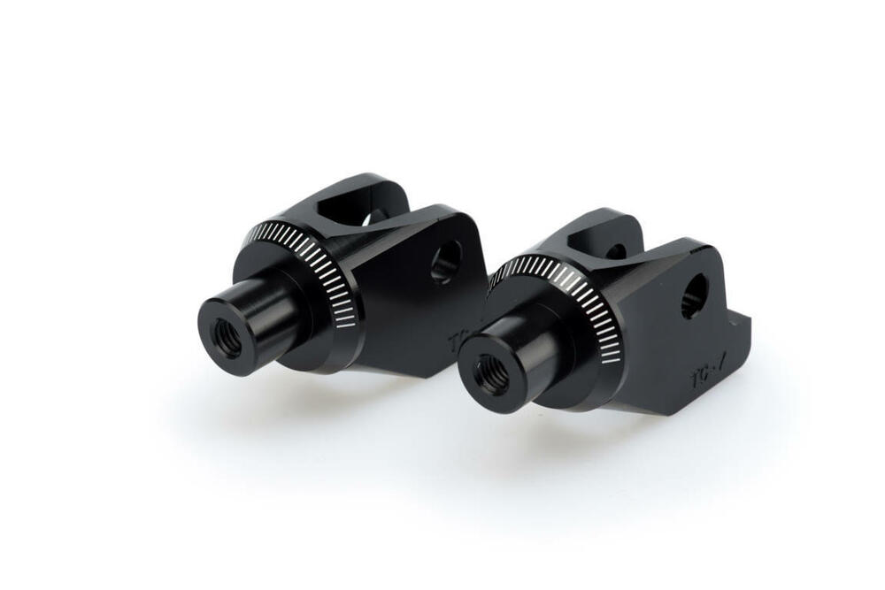 PUIG FUSSRASTEN FAHRER ADAPTER SET RECHTS/LINKS TRIUMPH - 7276N