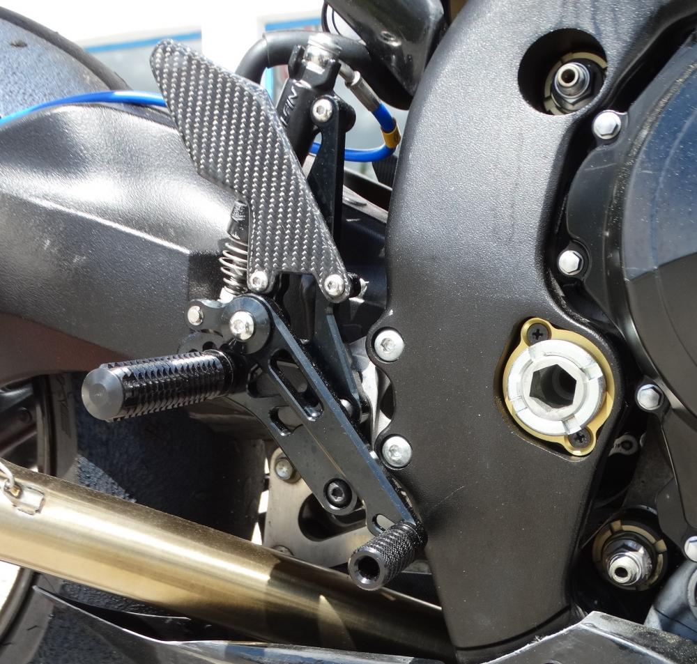 TMP_Racing_Fussrastenanlage_Factory_schwarz_Suzuki_GSX_R_1000_2009_16_6391_4 TMP Racing Fußrastenanlage Factory schwarz Suzuki GSX-R 1000 2009-16