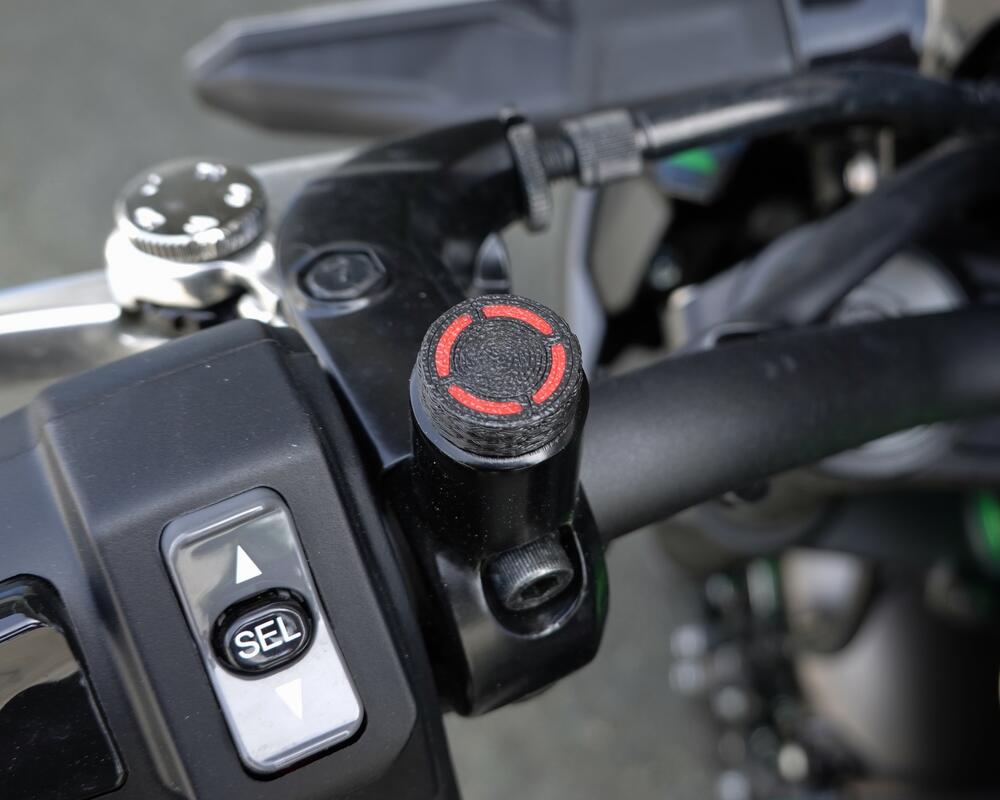 TMP-Spiegelhalterung-Blindstopfen-Set-M10x1-25-Rechtsgewinde-schwarz-rot-10164-2