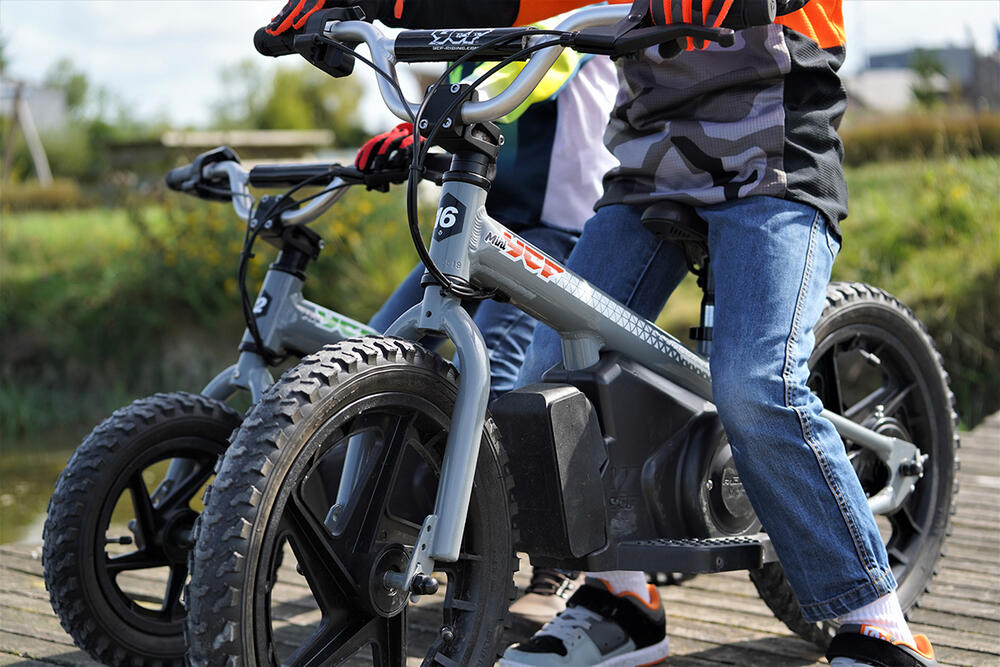 YCF-MINI-16-Elektrik-Balance-Bike-6