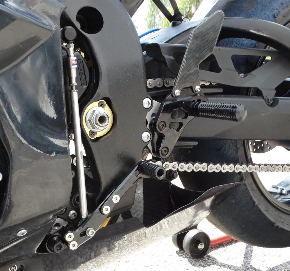 TMP Racing Fußrastenanlage Factory schwarz Suzuki GSX-R 1000 2009-16