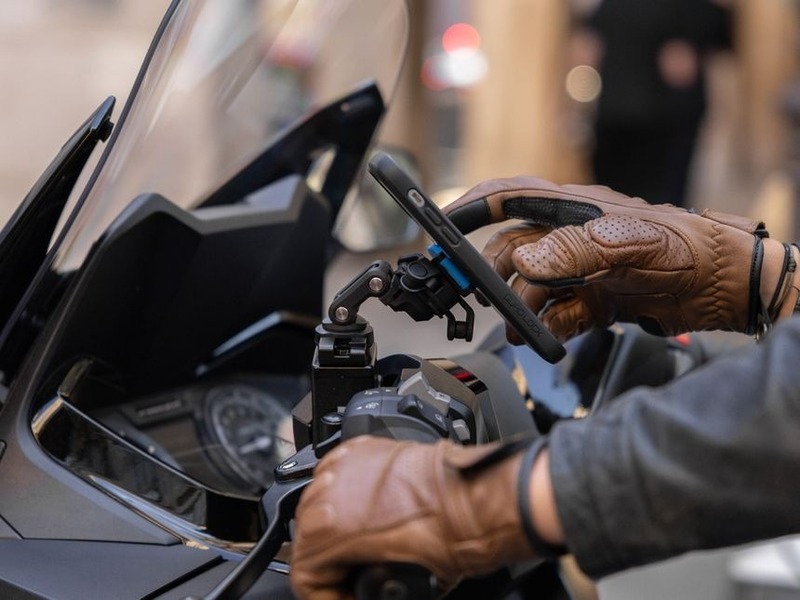 Quad-Lock-Motorrad-Roller-Bremsbehaelter-Telefonhalterung-V2-QLM-BRS-2-4