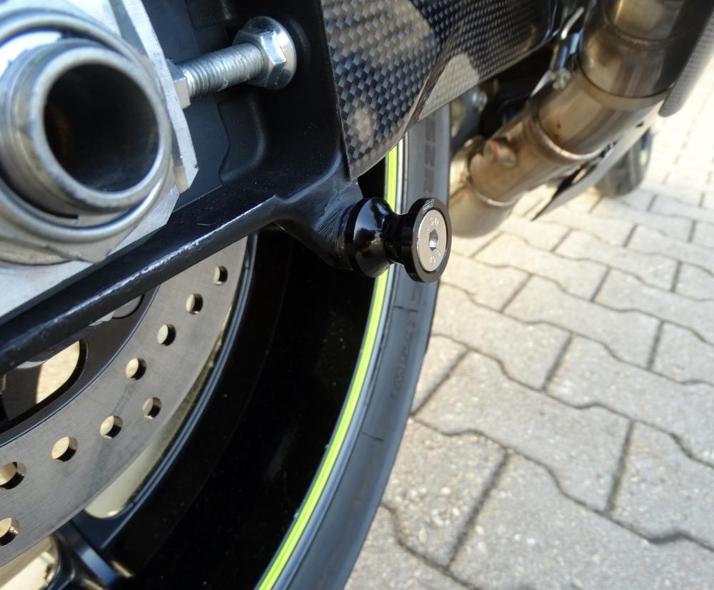 Staenderaufnahmen_M8_schwarz_am_Fahrzeug Ständeraufnahmen Bobbins M8 schwarz