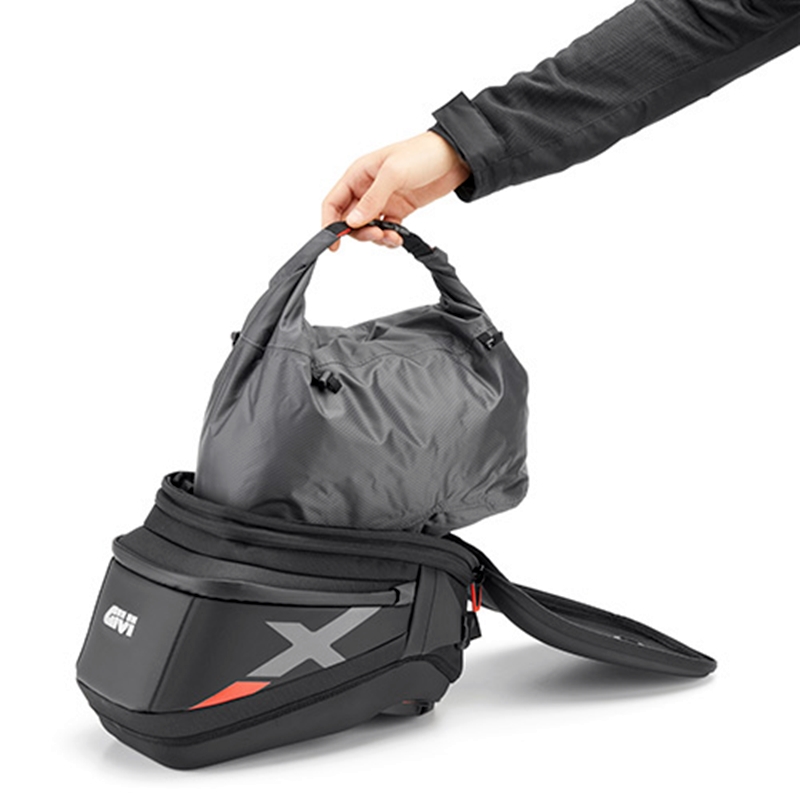 Givi_X_Line_XL05_Tanklock_Tankrucksack__Tanktasche_2 Givi X-Line XL05 Tanklock Tankrucksack / Tanktasche - 15-18 Liter - Honda / Kawasaki / Triumph