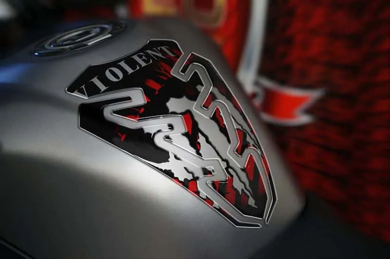 PUIG TANK PAD VIOLENT F/ROT - 5519R