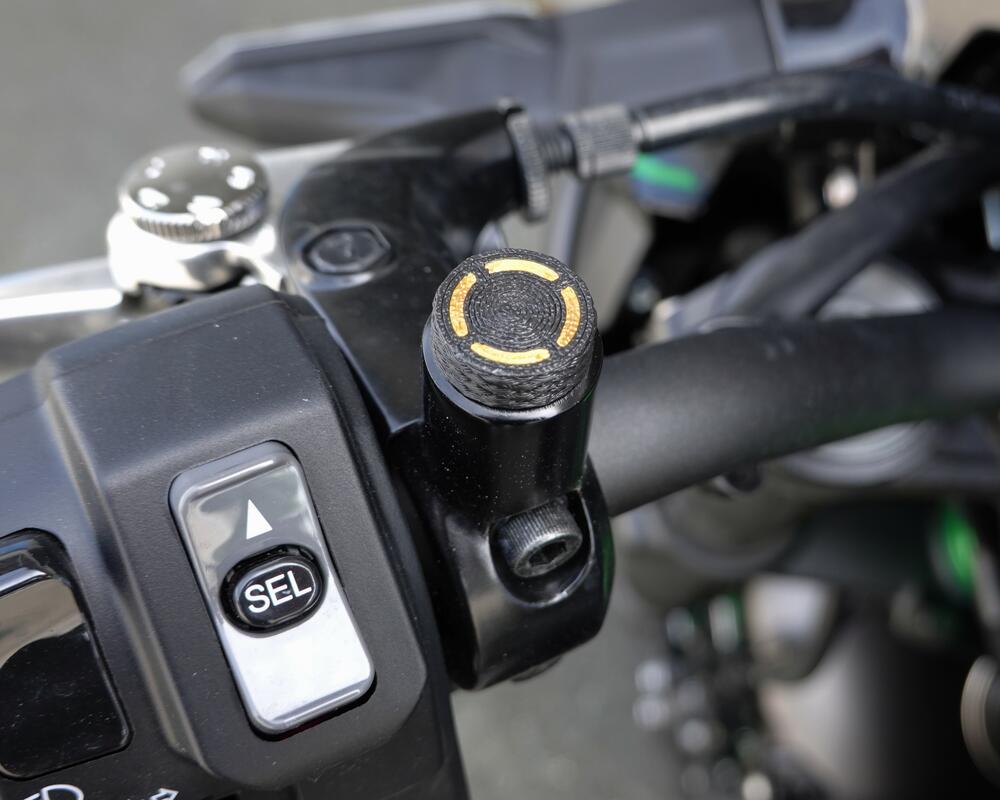 TMP-Spiegelhalterung-Blindstopfen-Set-M10x1-25-Rechtsgewinde-schwarz-gold-10165-2