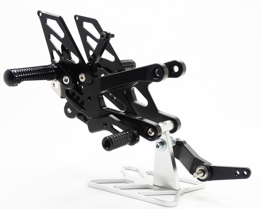 TMP_Fussrastenanlage_Yamaha_R1_2015__rechte_mitte_ansicht TMP Racing Fußrastenanlage Factory 2 schwarz Yamaha YZF R1 2015-