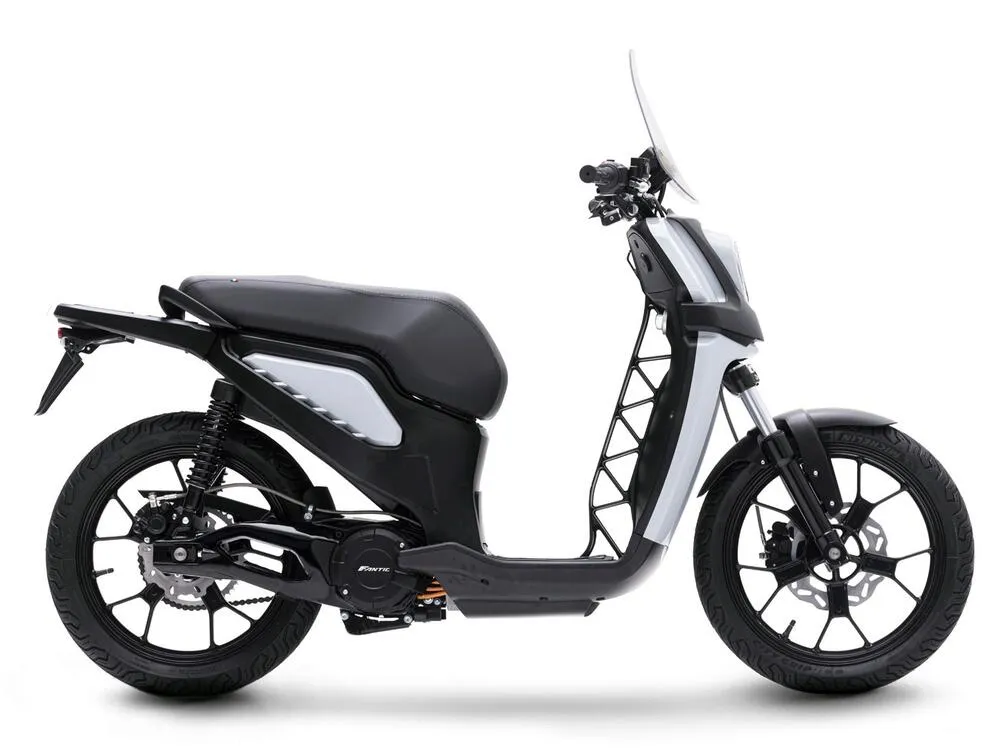 Fantic_ISSIMO_City_45_L1___E_Roller___grau_2 Fantic ISSIMO City 45 L1 - E-Roller - grau