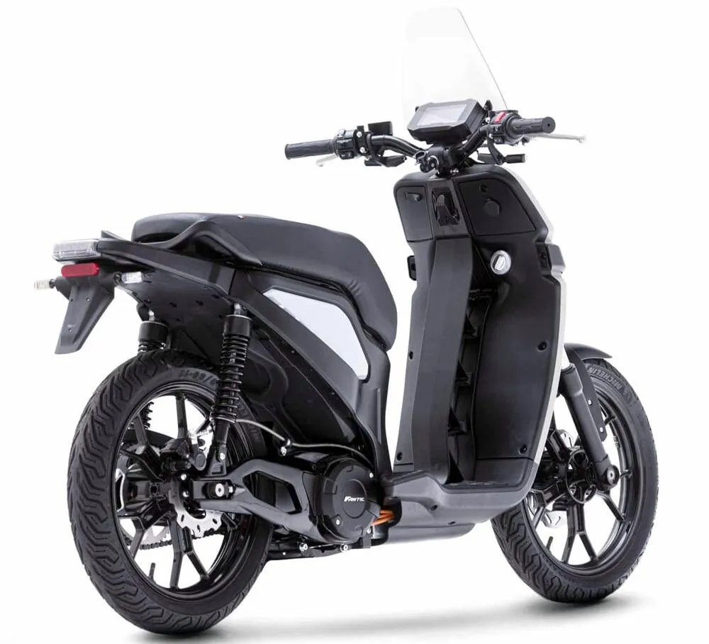 Fantic_ISSIMO_City_45_L1___E_Roller___grau_3 Fantic ISSIMO City 45 L1 - E-Roller - grau