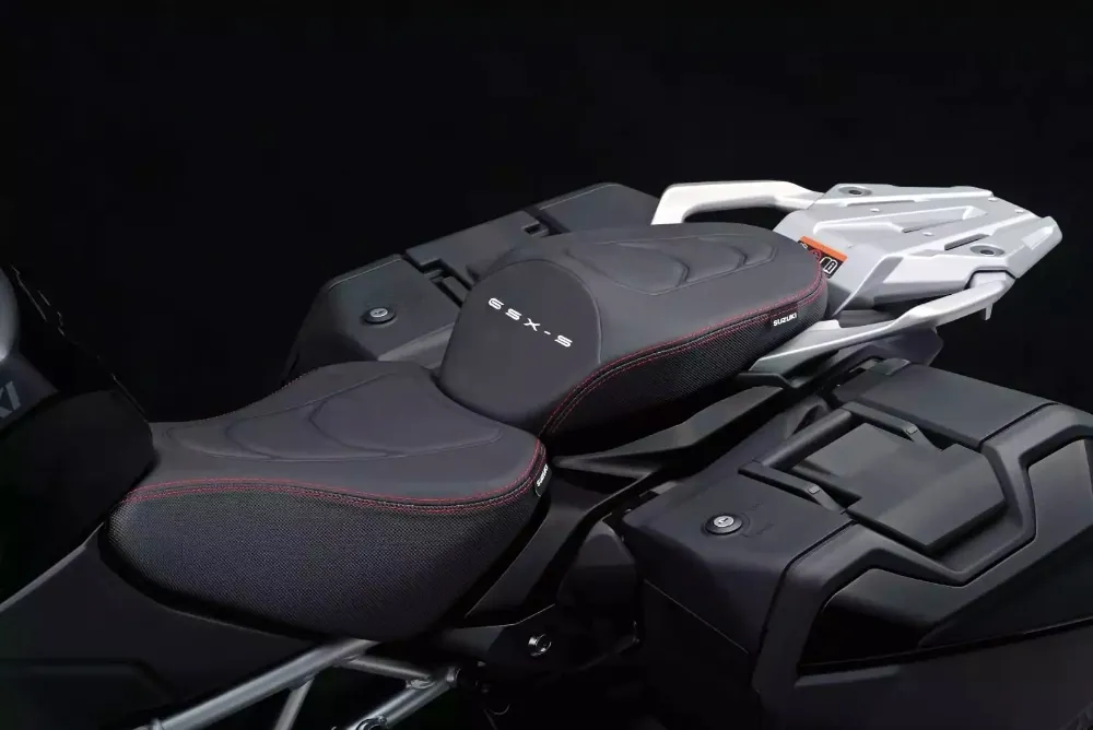 Suzuki Original Premium Sitz Set - GSX-S 1000 GX - 45100-48820