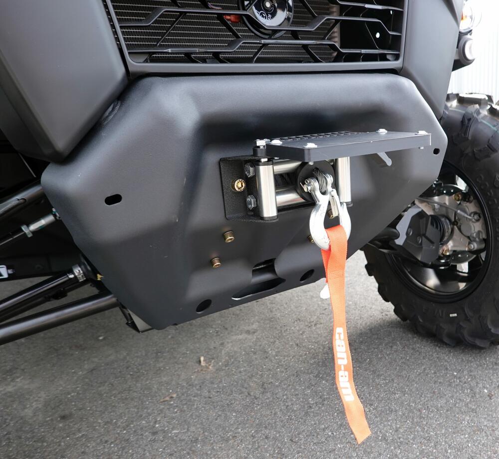 TMP-Kennzeichenhalter-vorne-Nummernschildhalterung-klappbar-Can-Am-Traxter-10204-5w405XDdnl9btk