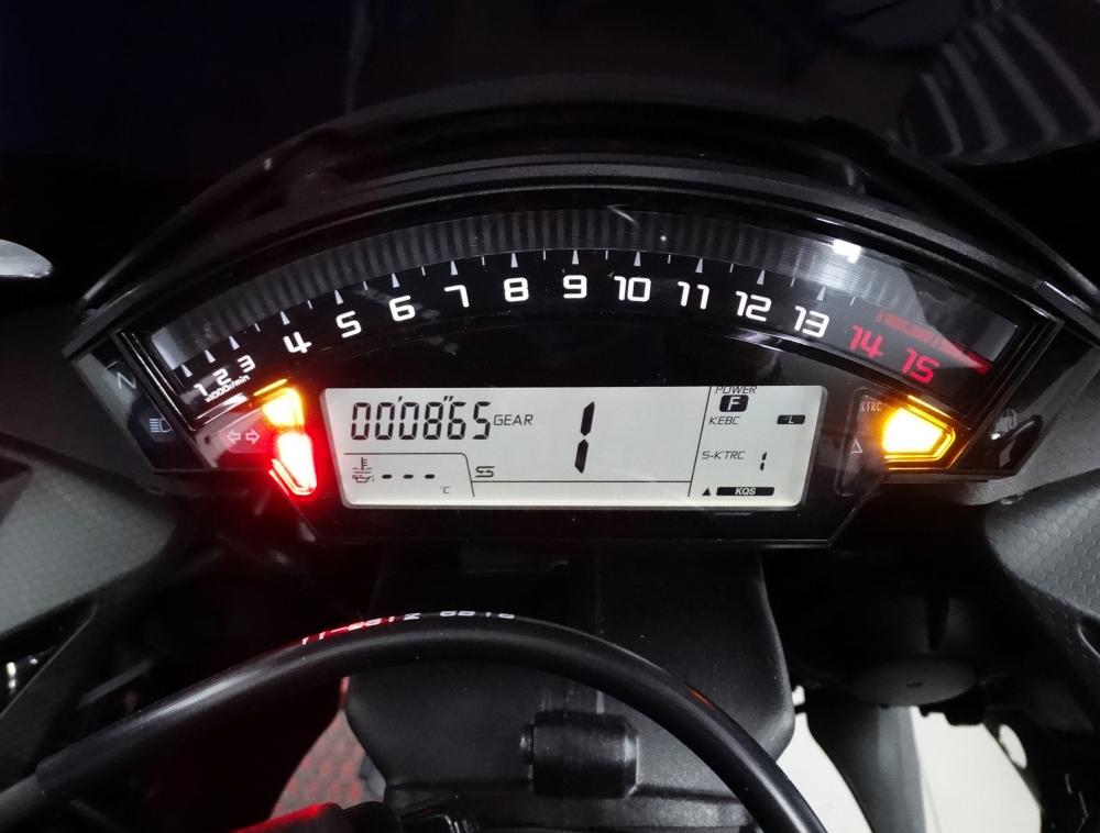 Kawasaki_ZX10R_Race_Display ECU Flashing Race Kennfeldbearbeitung + Blipper Kawasaki ZX10R Ninja 2016-18