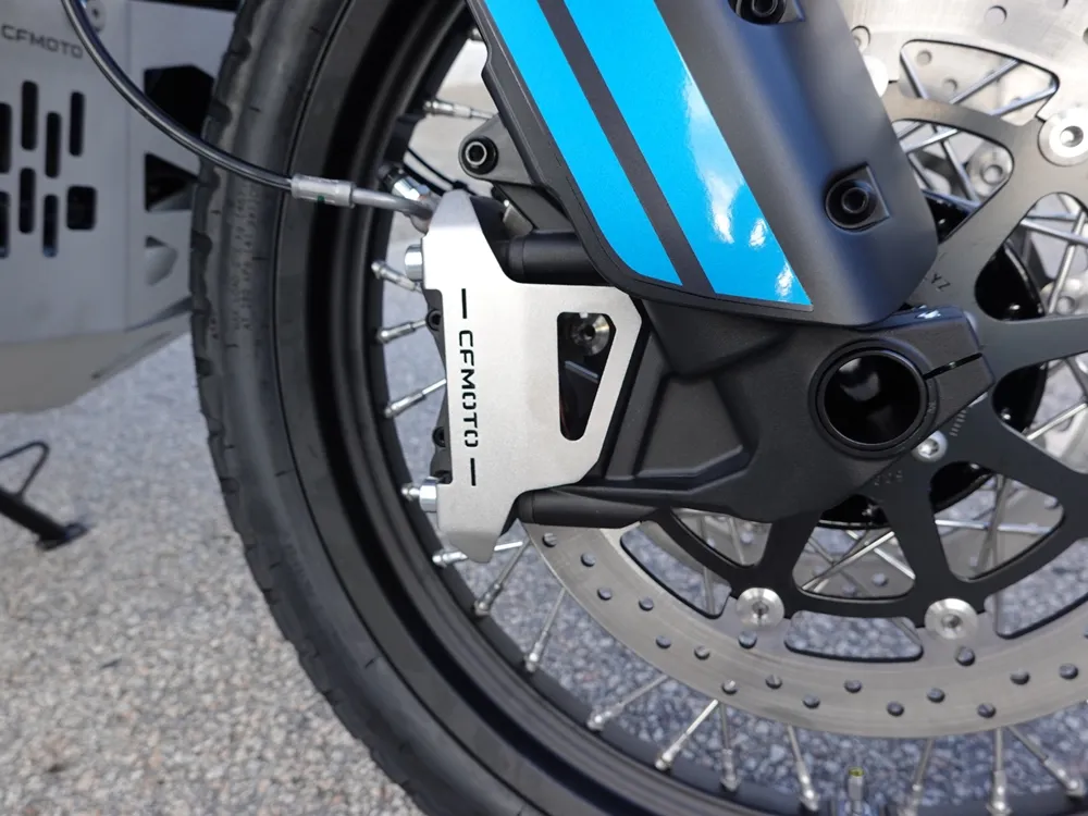 CFMoto vordere Bremssattel Schutzabdeckung - MT 800 / MT-X 800 - CF-6WWV-802200-5000