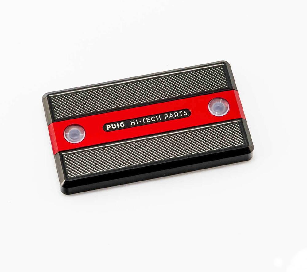 Puig_Abdeckung_Bremsfluessigkeitsbehaelter_Suzuki___rot_9270R Puig Abdeckung Bremsflüssigkeitsbehälter Suzuki - schwarz/rot