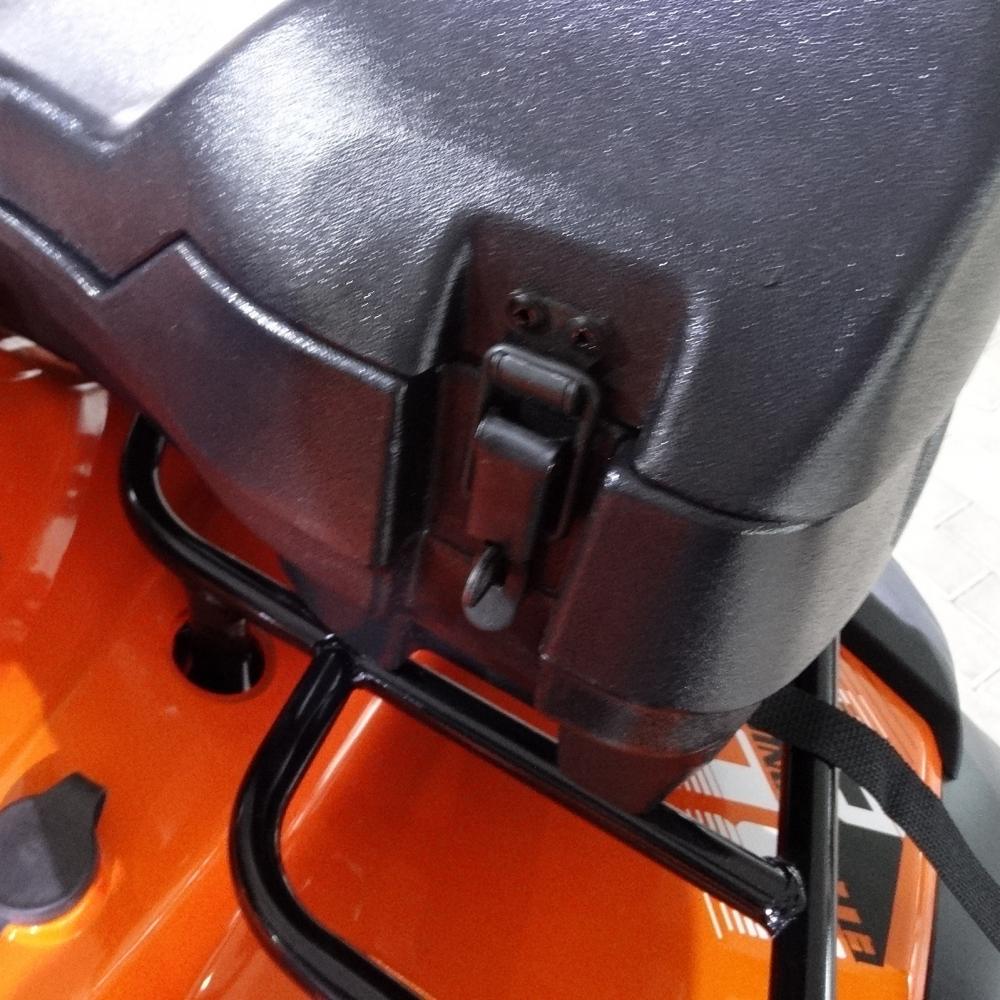 Forester_Box_vorne_3505_0132_verschluss