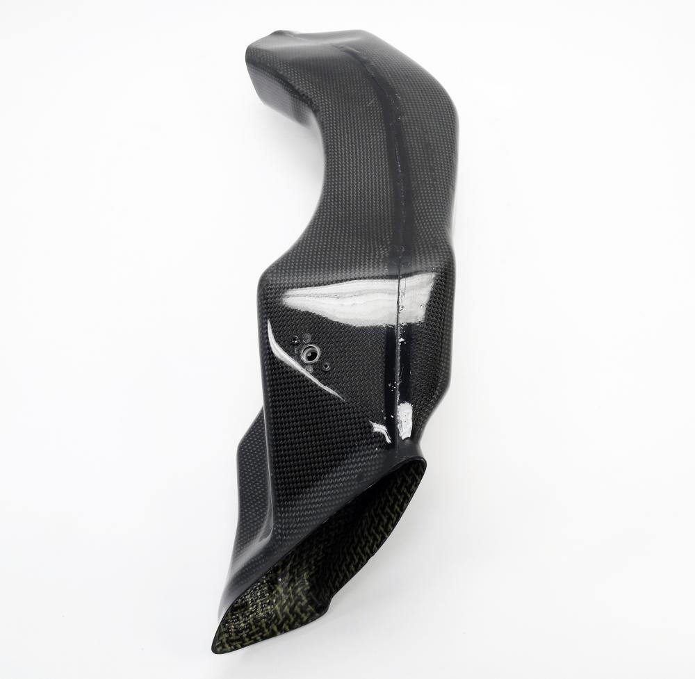 Yoshimura_Replica_Team_Mayer_Parts_Suzuki_GSXR_1000_2017_Luftkanal_links_Carbon Carbon Airboxkanal links für Yoshimura Replica Suzuki GSX-R 1000 /R 2017-